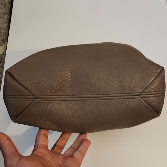 Michael Michael Kors Jet Set Chain Leather Tote. - Picture 10 of 16